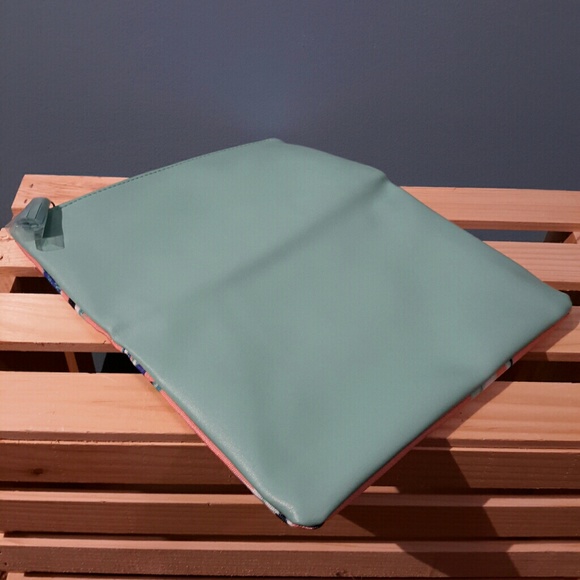 Rachel Pally Reversible, fold clutch - Picture 3 of 8